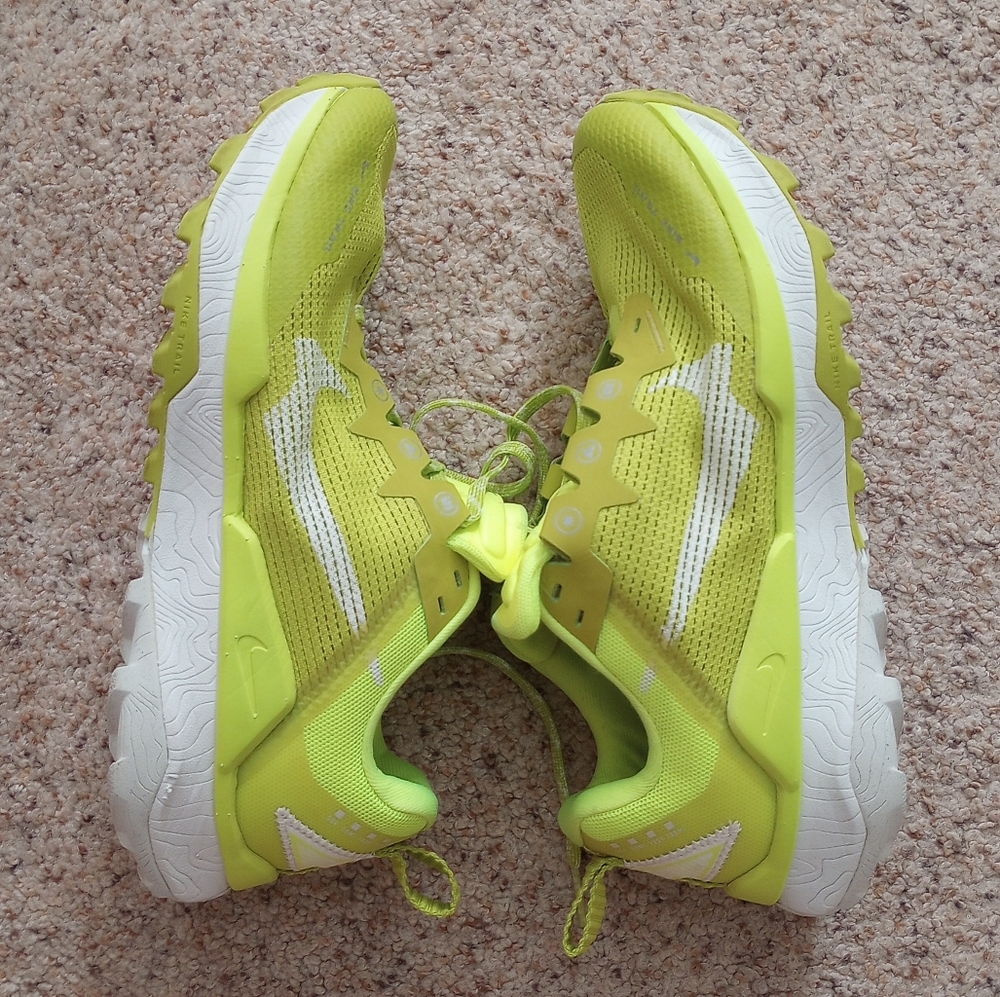 Neon Nike Wild Horse Sneakers Activewear Running Gym Outdoor Size 8 - Picture 5 of 12